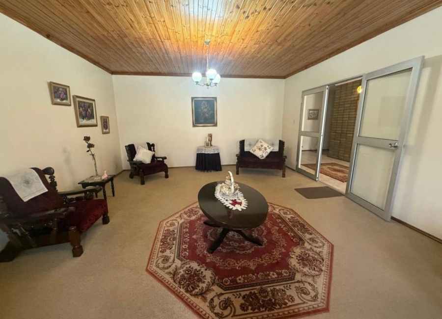 7 Bedroom Property for Sale in Bothasrus Eastern Cape